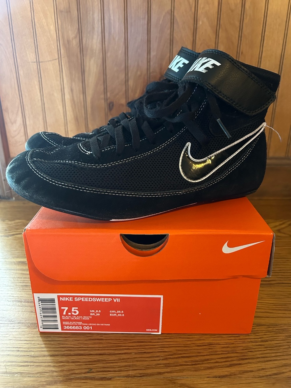 Men’s Nike Speedsweep VII wrestling shoes size 7.5